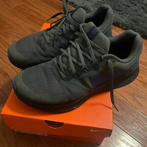 Nike Men's Black and Blue Athletic Shoes